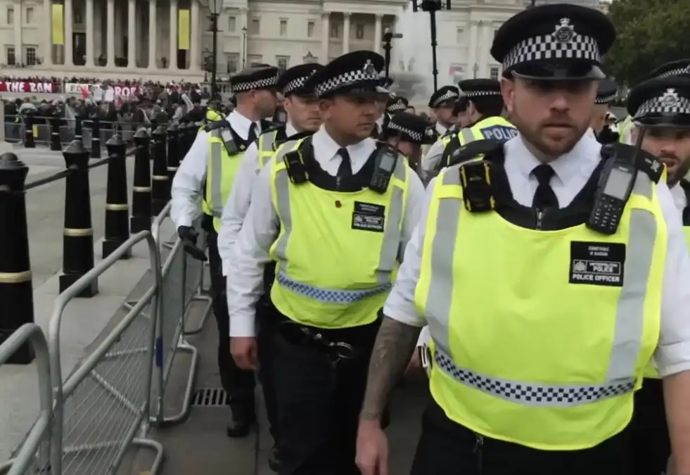 Напрежение в Лондон: Mасови арести след протест Видео