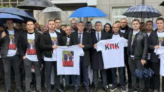 С протест пред КПК младежите на ДПС-НОВО НАЧАЛО поискаха закриването на бухалката на ПП