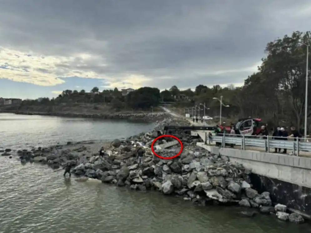 Откриха касата с тлъстите пачки в Царево Снимки