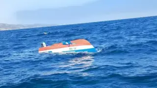 Лодка с туристи се преобърна в Дунава, трима са в неизвестност