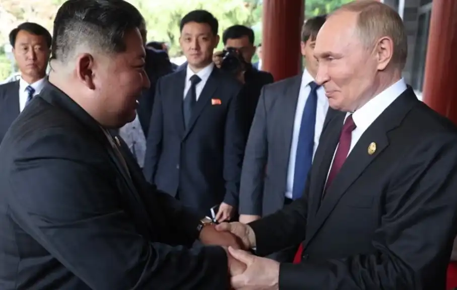 "Нашата дружба ще бъде вечна": Ким Чен Ун поздрави Путин за рождения му ден