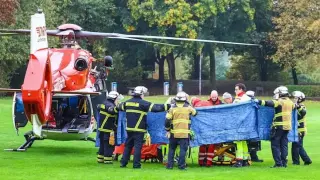 Зверско нападение с нож над току-що избрана кметица в Германия Снимки