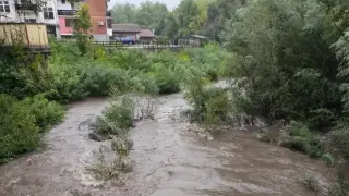 Река край Търново се покачва застрашително, кметът нареди спешни мерки