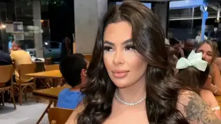 Модел загина в адска катастрофа, изхвърчайки през предното стъкло на колата Снимки