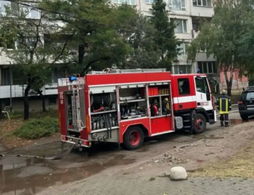 Пожар в столичен квартал, пламнал е апартамент