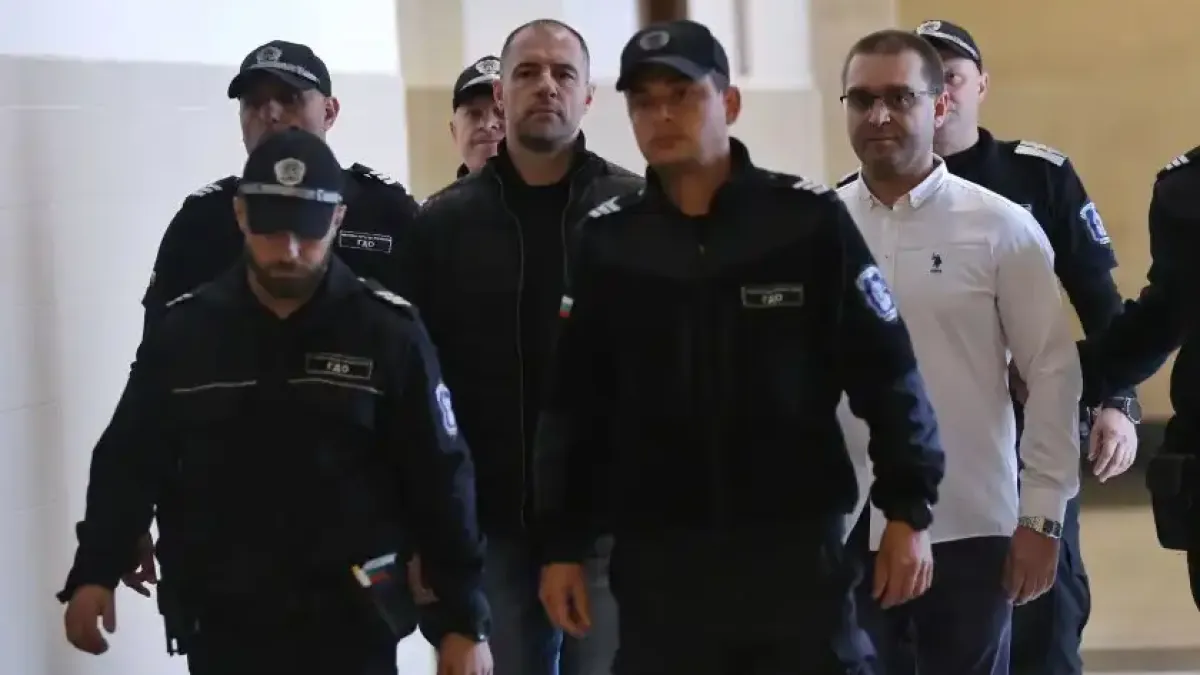 Домашен арест за двамата общински съветници от Варна