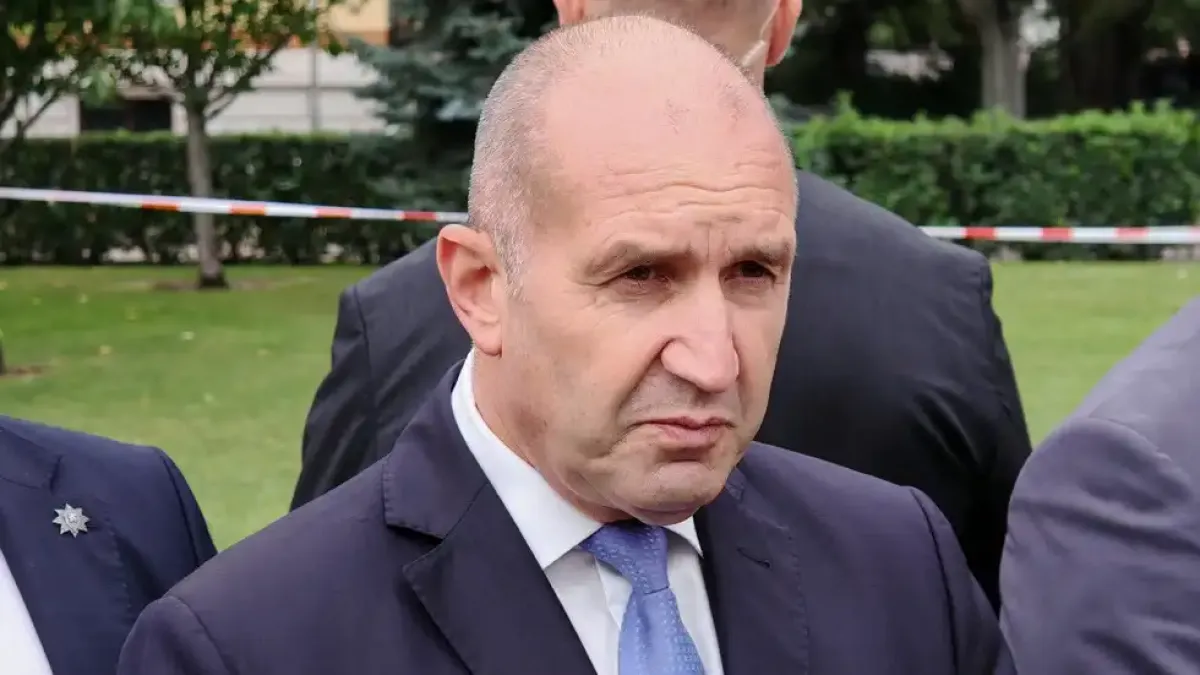 Депутатите отрязаха Радев, отнеха му правото да...