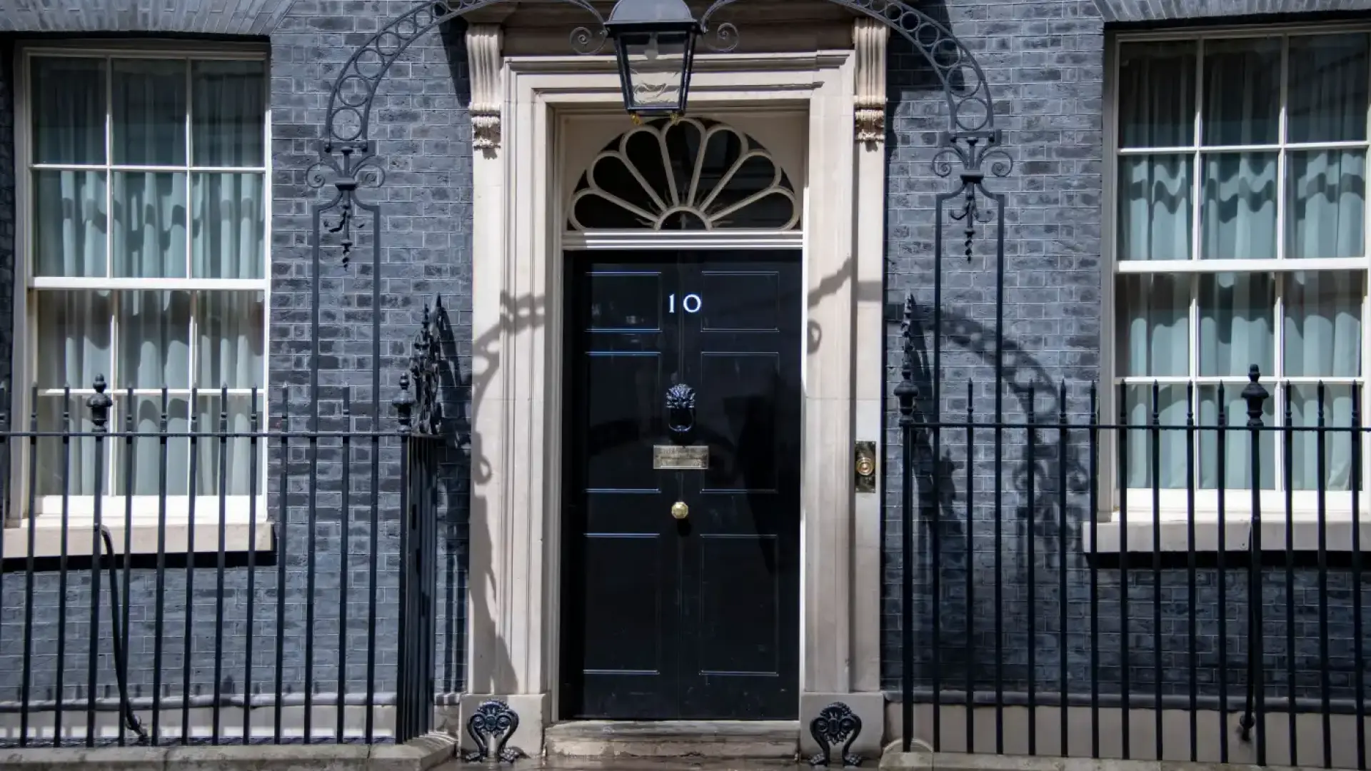 Лондон отключва 25 млрд. паунда руски активи в подкрепа на Украйна