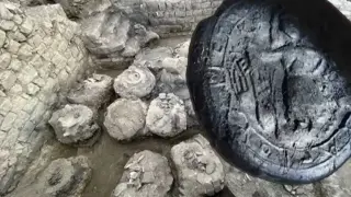 Историческо откритие: Намериха 1300-годишен хляб с изображение на Исус Снимки