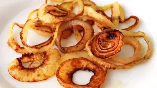 Пърженият лук винаги ще бъде неустоимо хрупкав, приготвите ли го така