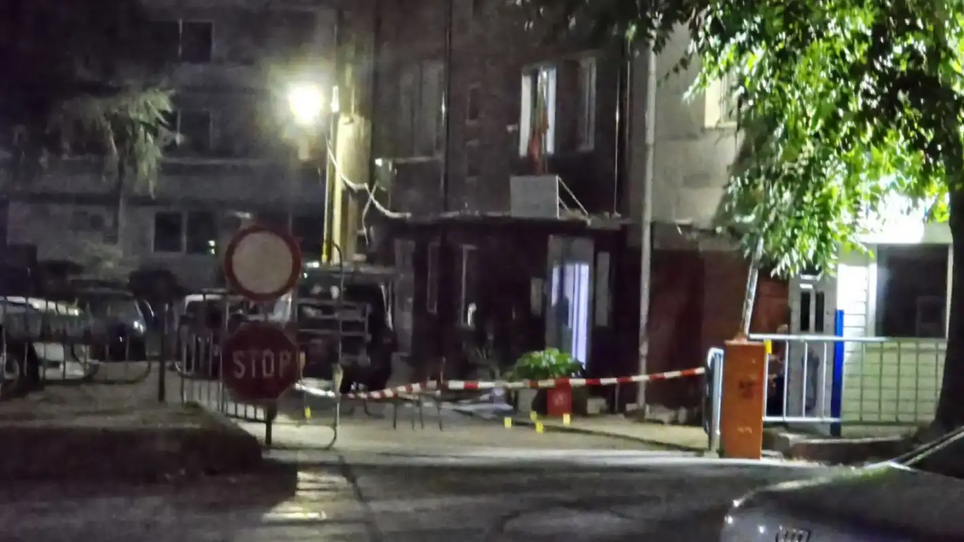 Извънредно! Взрив избухна пред сградата на полицията в Дупница