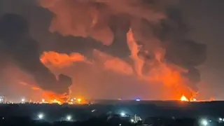 Повече от 10 експлозии: Дронове подпалиха руска нефтена база Видео