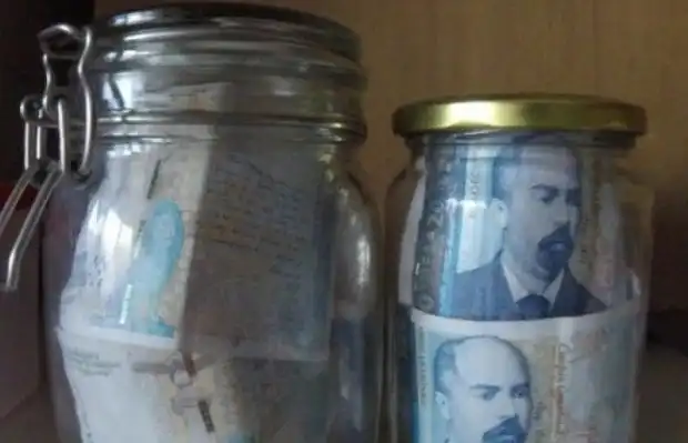 Новото поколение пречупва изконна финансова традиция на милиони българи