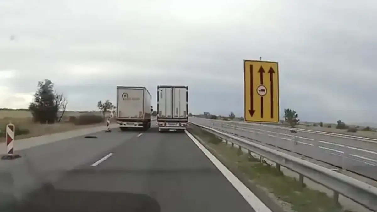 Скандално! Турски тир гази забрана на "Тракия", събаря заграждения Видео