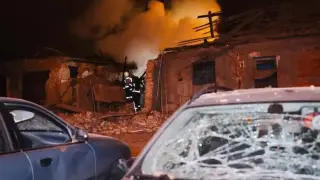 Нощна атака с управляеми бомби по Харков:  Поразена е болница и хиляди са без ток Видео