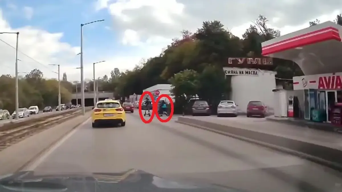 Лудостта няма край! Какво правят тези деца на тунела на "Люлин" Видео