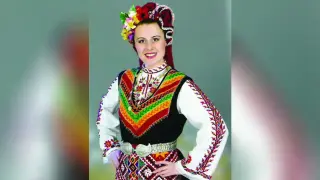 Фолклорната изпълнителка Дарина Славова: Искам да накарам хората да запеят