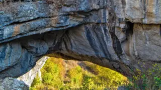 Природно чудо при комшиите привлича хиляди туристи с легенди за скрито злато