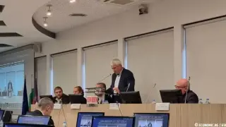 Плачевен опит: Премахването на плоския данък няма да реши бюджетните проблеми