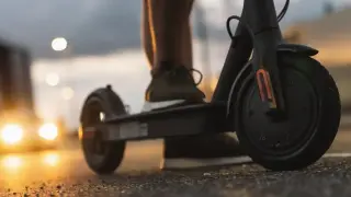 Наша община вдига възрастта за каране на тротинетки