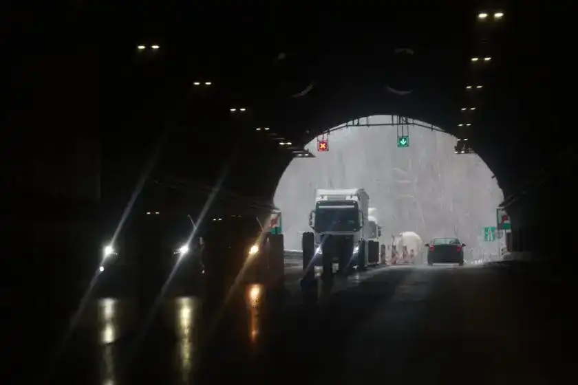 Промяна в движението на един от тунелите на "Хемус"