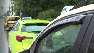 Таксиметровите шофьори в София искат поскъпване на курсовете: "Работим на загуба"