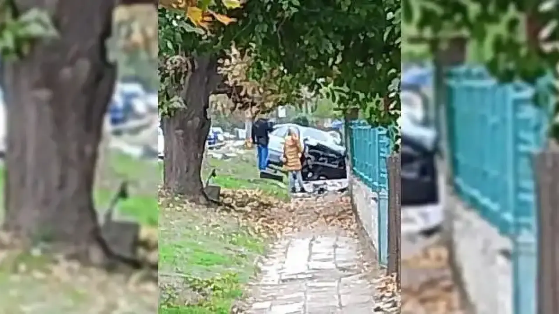 При опасно изпреварване: 21-годишен шофьор уби жена на тротоар в Лом