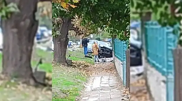 При опасно изпреварване: 21-годишен шофьор уби жена на тротоар в Лом