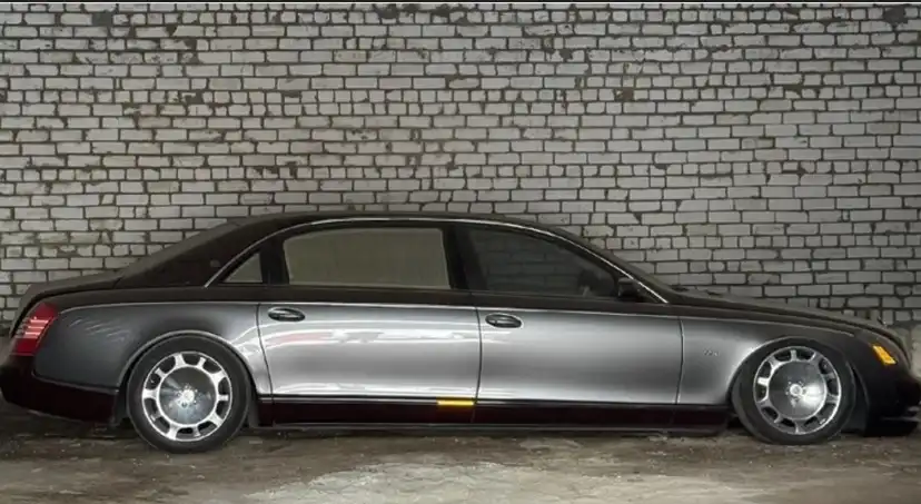 Откриха изоставена луксозна лимузина Maybach Снимки