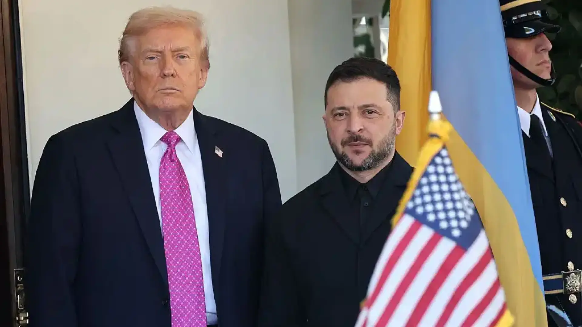 Зеленски пристигна в САЩ, Тръмп го приема в имението си