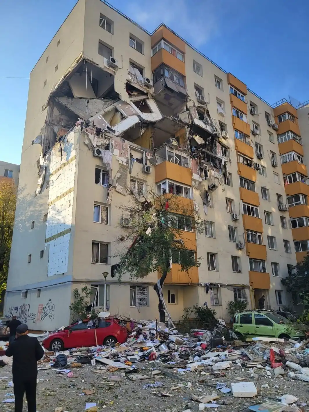 21-г. бременна загина при взрива в Букурещ, щетите са за милиони евро Видео