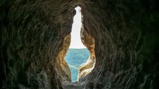 Тайното чудо на България! Пещери-утроби изцеляват безплодие, считани са за места за просвещение