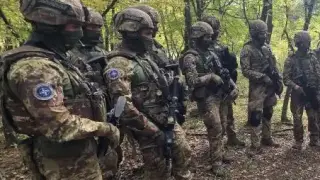 Стопанин откри страховита находка в двора си, викна военни по спешност Снимка