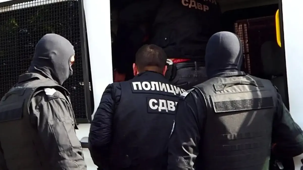 Извънредно: 103-ма задържани при спецакция на СДВР срещу наркоразпространението Снимки