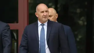 Радев: Нека големият християнски празник донесе здраве, топлина и надежда за по-добро бъдеще