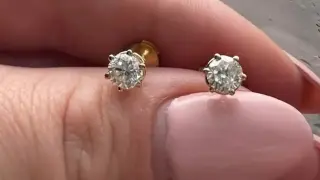 Жена си купи евтини обеци с камъни, но истинската цена на бижуто я ошашави