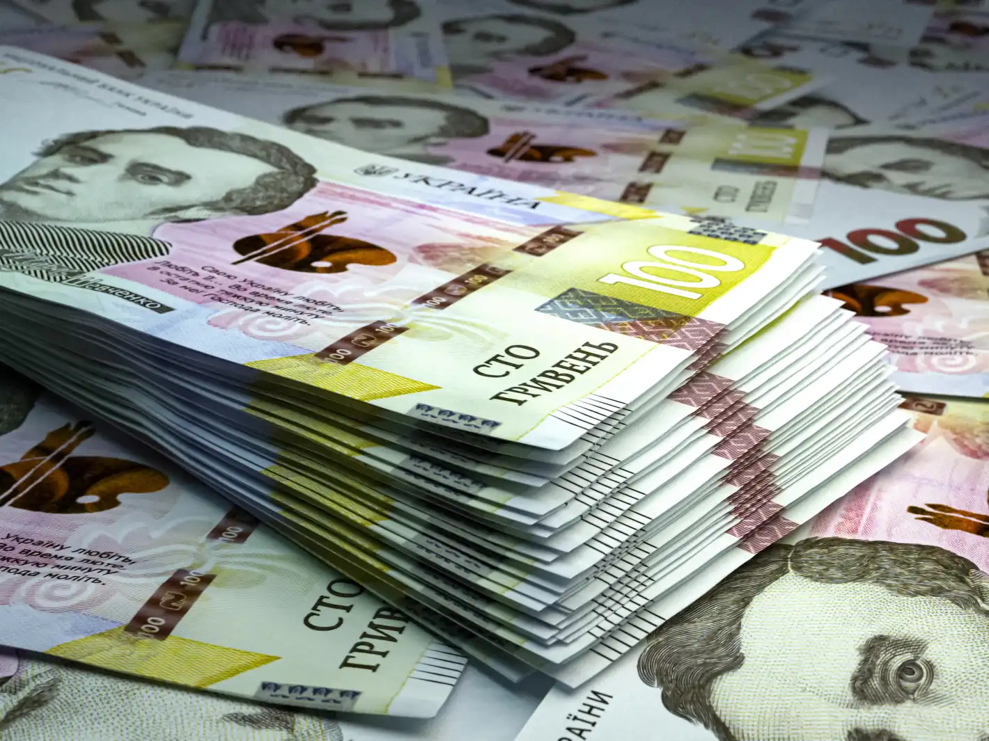 МВФ настоява Украйна да девалвира националната си валута