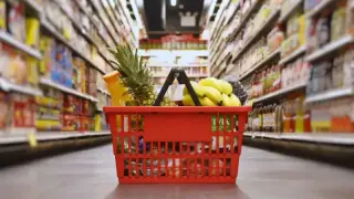 Кафето и макароните в Гърция поевтиняха с до 45%