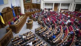 Украйна удължи военното положение и общата мобилизация до февруари 2026 г.