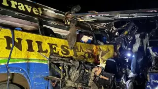 Среднощен ужас: Два автобуса се сблъскаха челно, жертвите са над 60 Снимки
