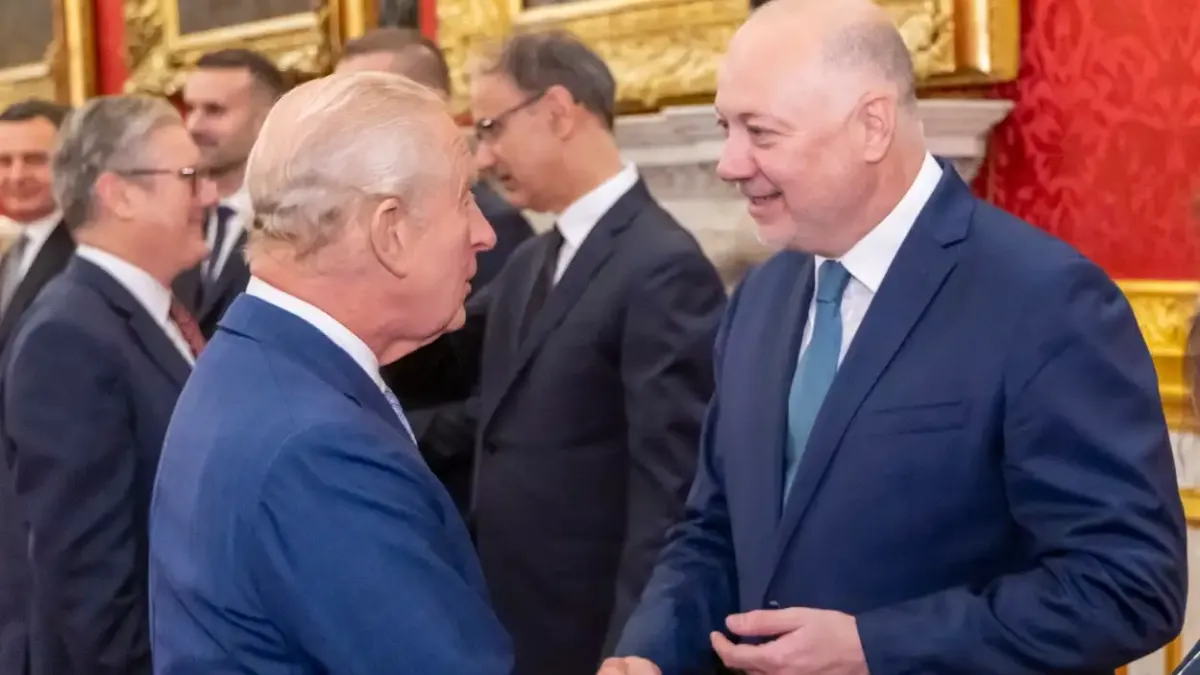 Росен Желязков се срещна с Чарлз III, покани го в България