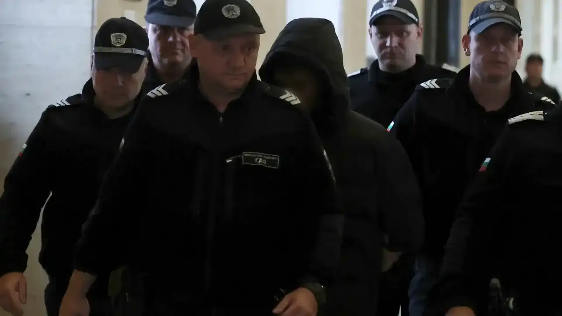 Ново 20 за задържания за убийството на 15-г. момче в мол в София, ето къде се оказа