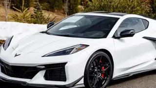 Младеж бяга от полицията в Corvette с 232 км/ч, но е спрян брутално Видео