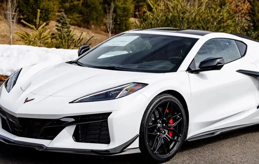 Младеж бяга от полицията в Corvette с 232 км/ч, но е спрян брутално Видео