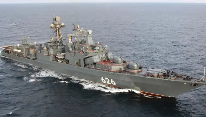 За първи път: Британският флот прехвана руски военен кораб по заповед от НАТО