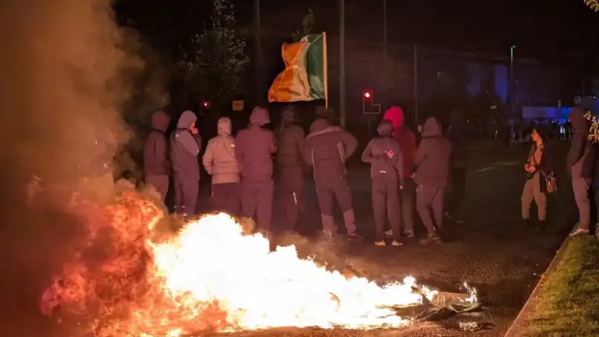 Ранени полицаи и арестувани при пореден ад в Дъблин Видео