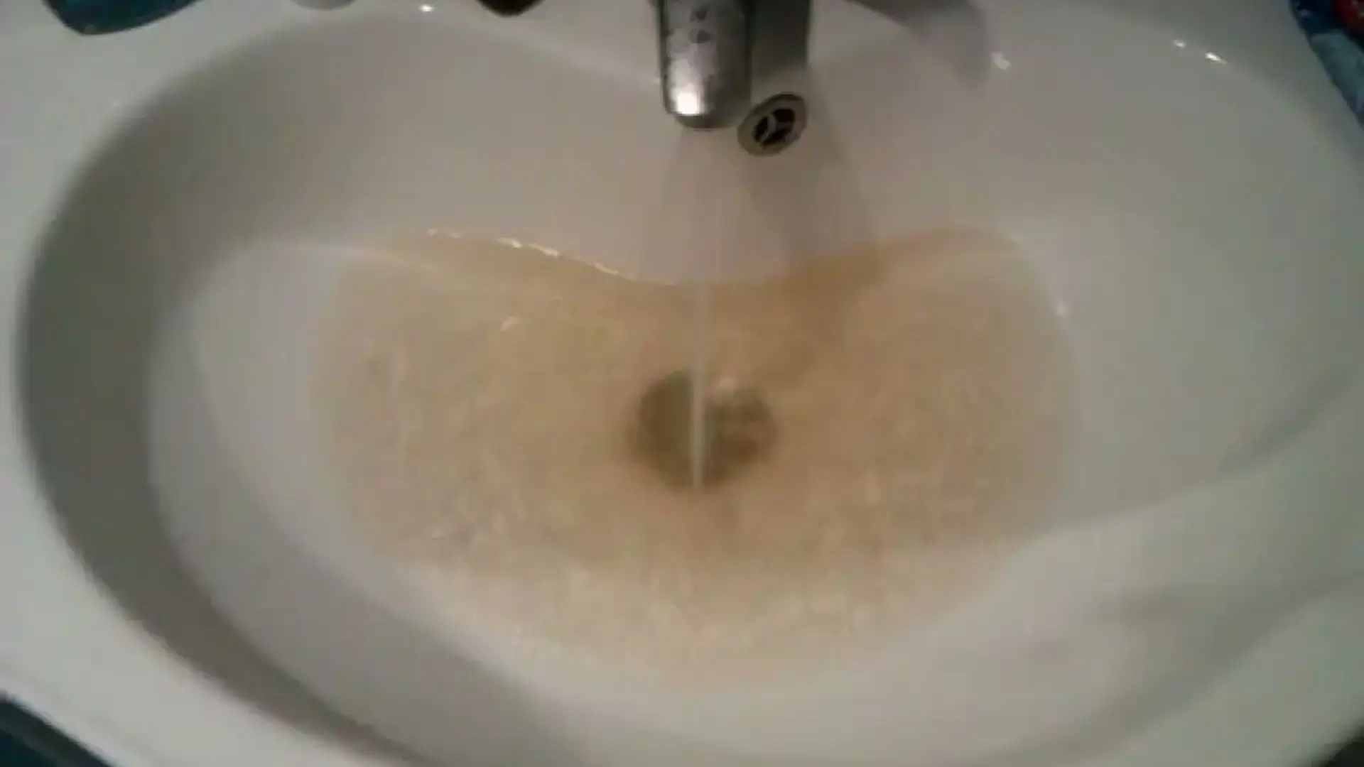 Вече 12 дни мътна вода във Велико Търново: Жителите готвят протест Видео