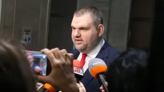 Пеевски взриви кулоарите на НС с думи за "Лукойл": Истерия има само в партията на пуделите! БЛИЦ Live