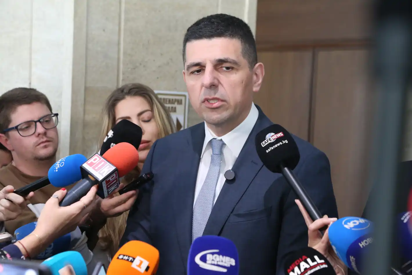 Нагъл, по-нагъл, Ивайло Мирчев