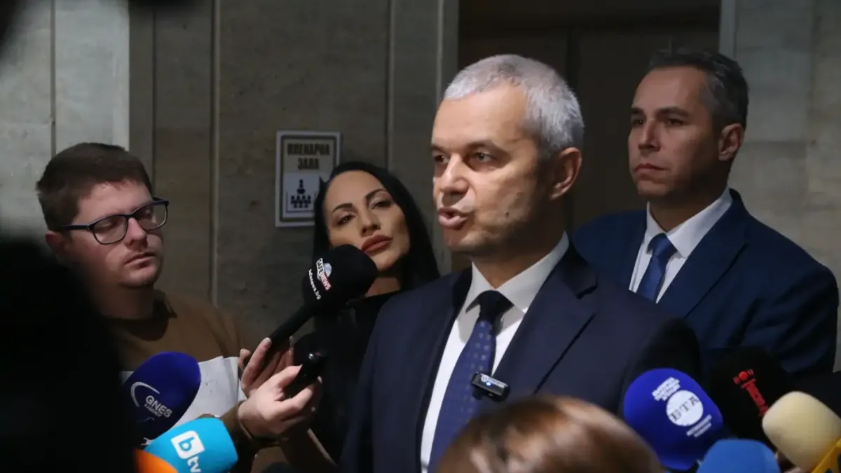 Виц: „Възраждане“ иска лустрация по „Магнитски“
